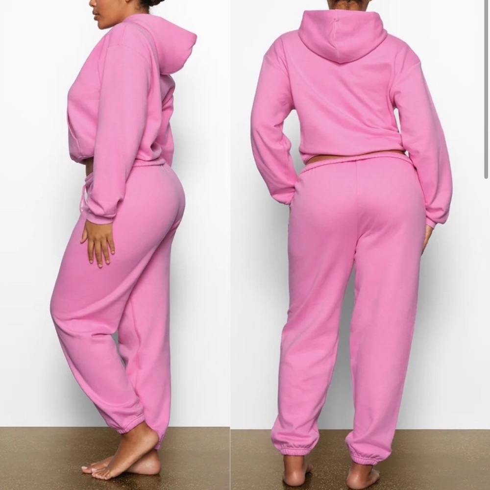 SKIMS sweatsuit bubblegum pink small